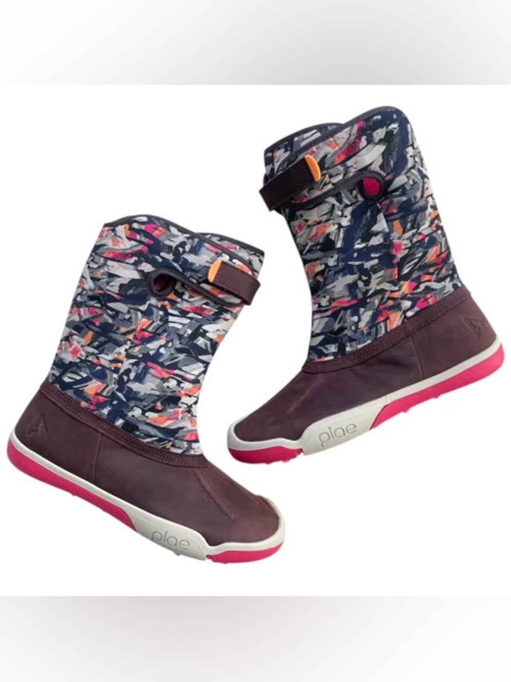 NEW plae boots